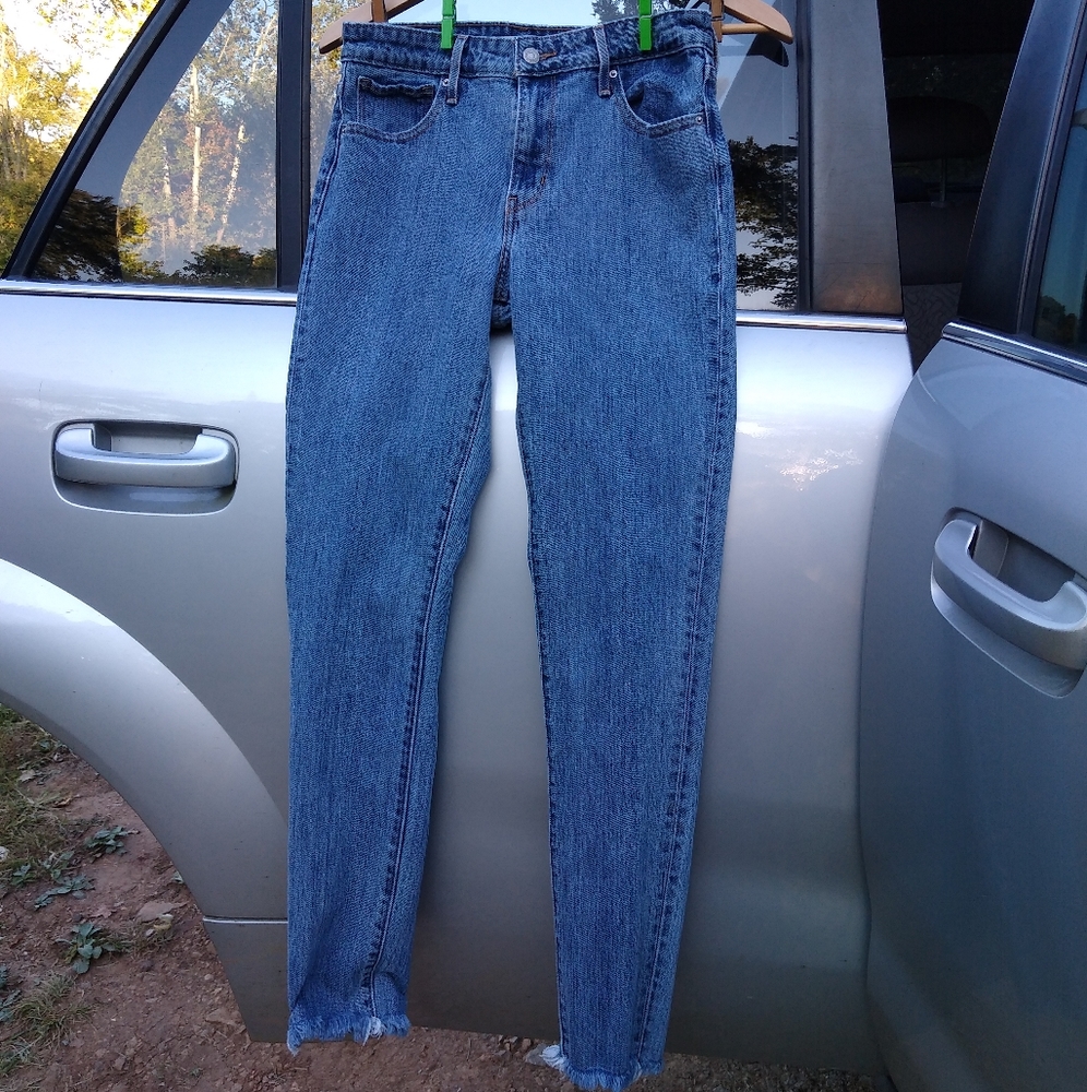 Levi's 721 High Rise Skinny Raw Hem Medium